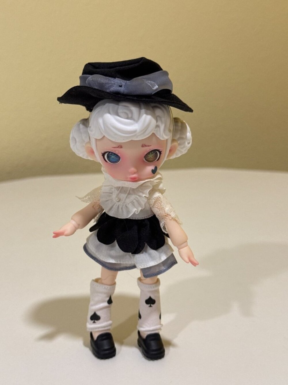 Laura Black & White Spectrum Series Figure Bjd Toys Secret Chase Limited Edition